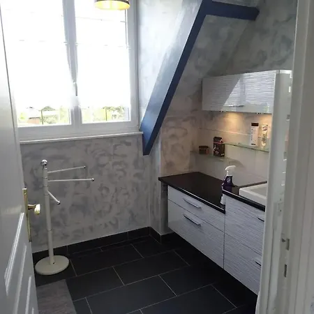 Charmante Avec Piscine Privee A + Billard Verneusses