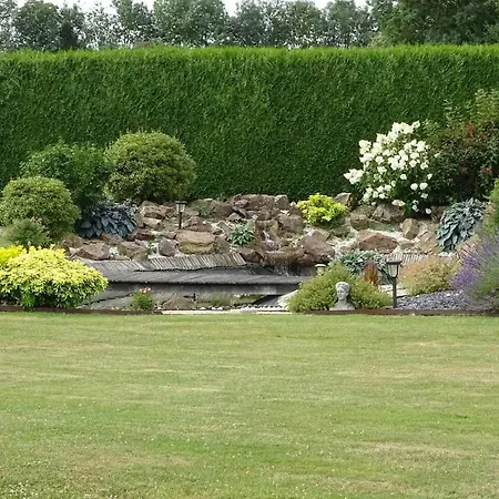 Villa Charmante Avec Piscine Privee A + Billard Verneusses
